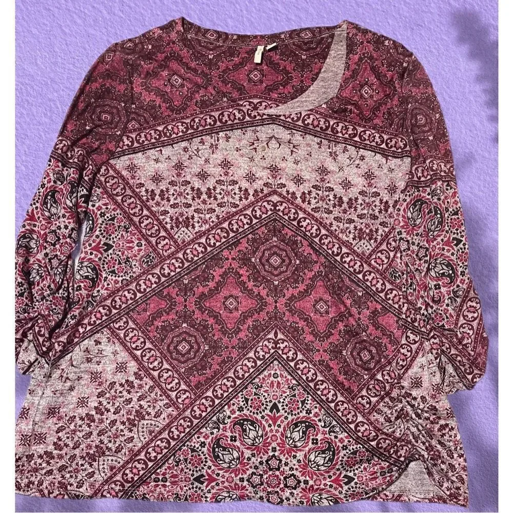 Est.1946 Bedazzled 3/4 sleeve top